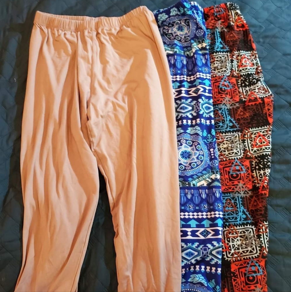 Capri leggings plain and patterned.. 15 for the bunch